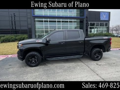 Used 2021 Chevrolet Silverado 1500 LT Trail Boss w/ Convenience Package II image 3
