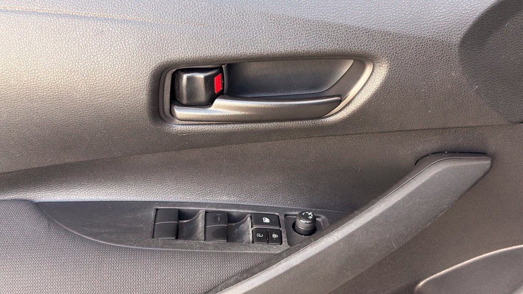 Used 2022 Toyota Corolla LE FWD image 30