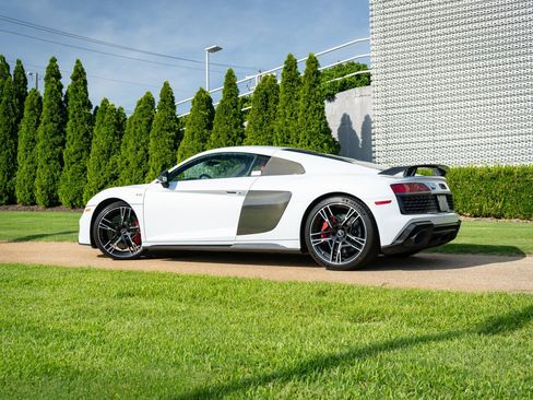 Certified 2023 Audi R8 V10 performance AWD/4WD image 7