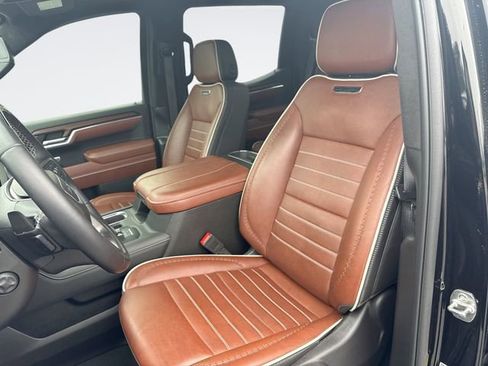 Used 2025 GMC Sierra 1500 Denali Ultimate image 11
