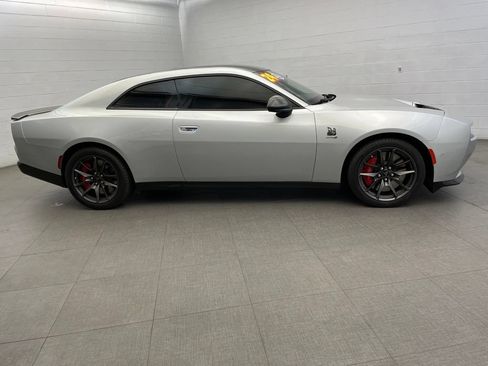 Used 2024 Dodge Charger Daytona Scat Pack w/ Plus Group AWD/4WD image 4