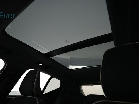 Used 2021 Volvo XC40 P8 Recharge w/ Advanced Package image 25