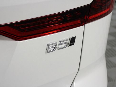 Used 2026 Volvo XC60 B5 Plus w/ Protection Package Premier image 20