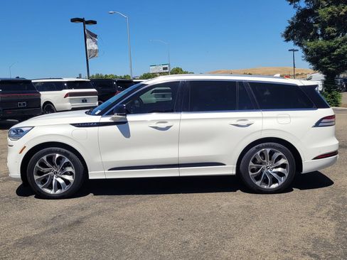 Certified 2021 Lincoln Aviator Grand Touring w/ Equipment Group 302A AWD/4WD image 7