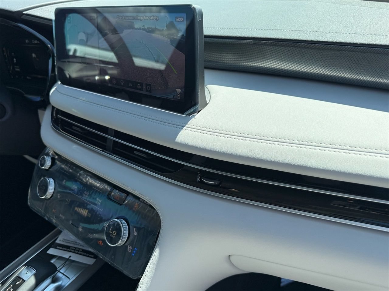 New 2026 INFINITI QX60 Luxe w/ Cargo Package FWD image 15
