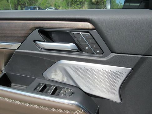 Used 2026 GMC Acadia Denali Ultimate w/ LPO, Floor Liner Package FWD image 23