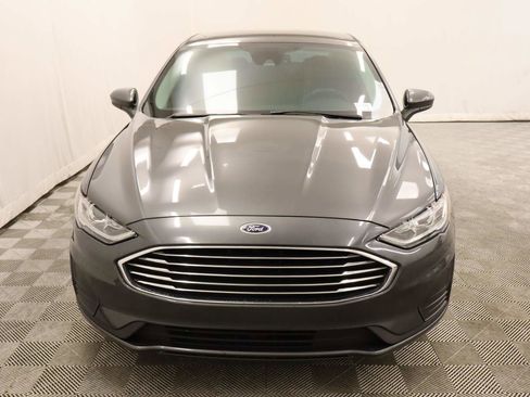Used 2020 Ford Fusion SE image 4
