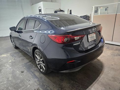 Used 2018 MAZDA MAZDA3 Touring FWD image 8