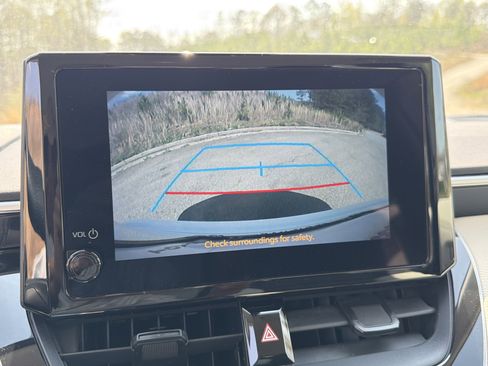 Used 2023 Toyota Corolla LE image 29