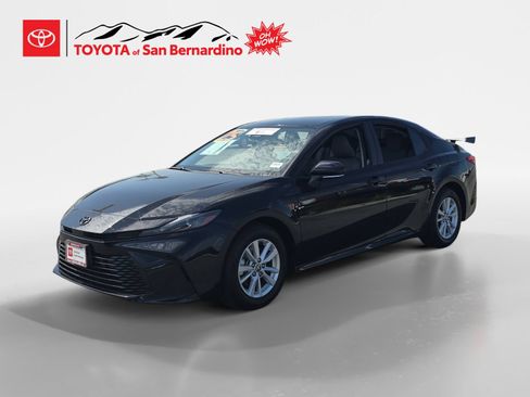 Used 2025 Toyota Camry LE FWD image 1
