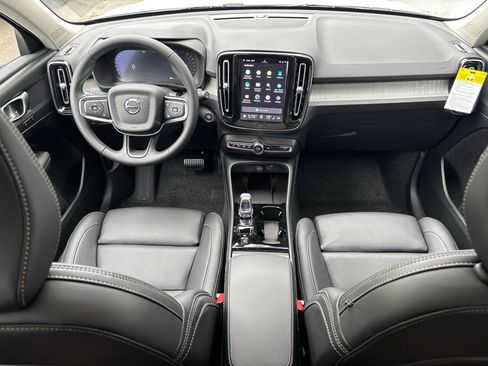 New 2026 Volvo XC40 B5 Plus w/ Protection Package Premier image 9