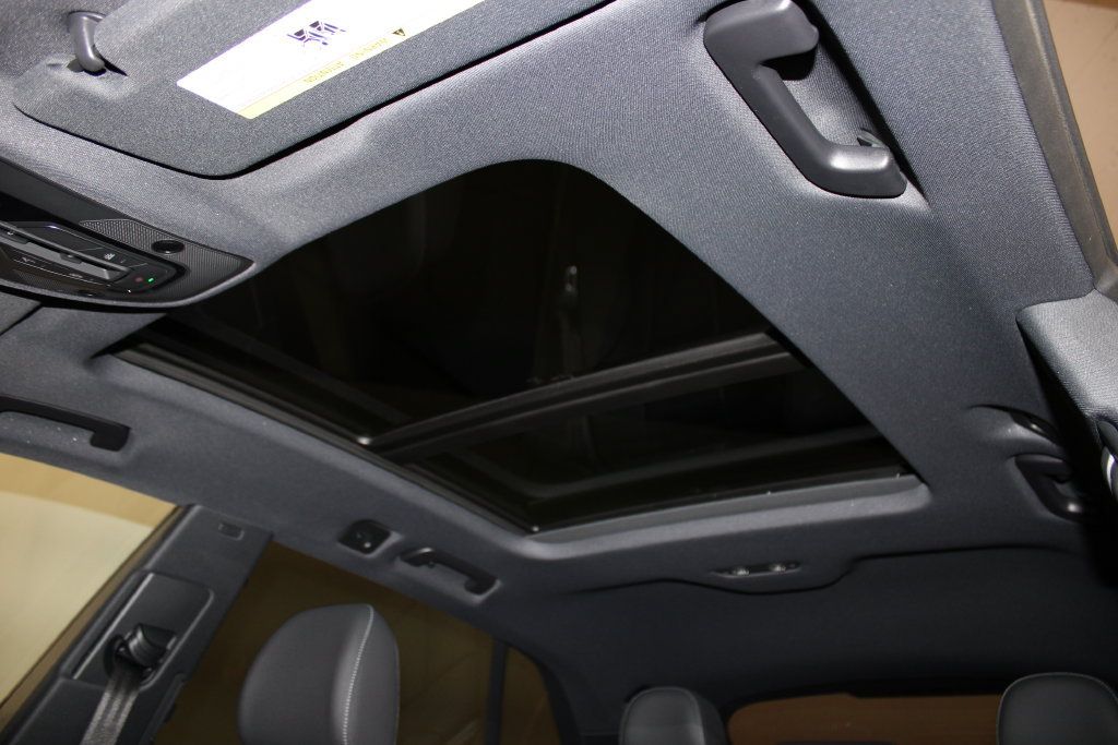 Used 2024 Audi Q8 Premium AWD/4WD image 4