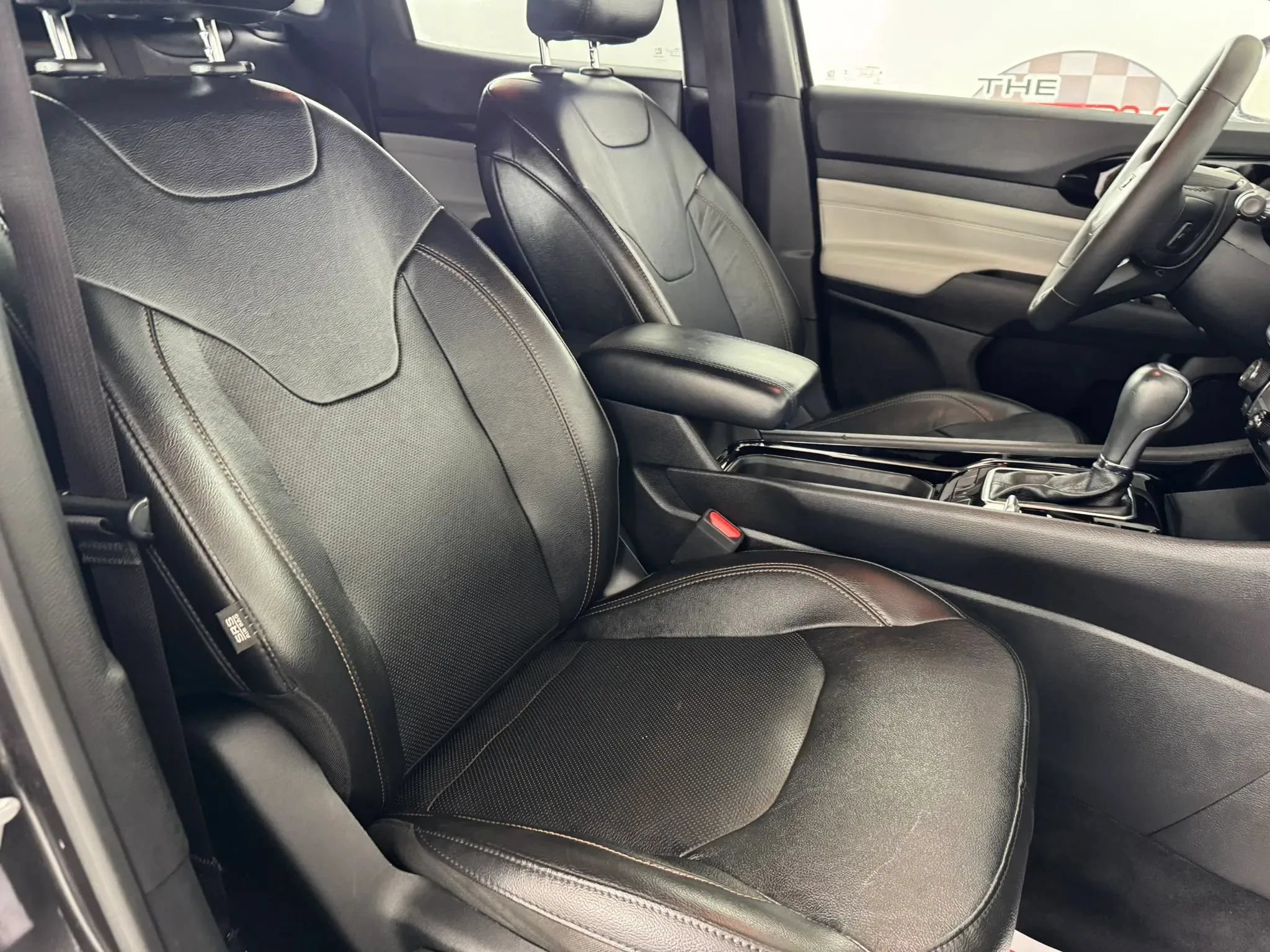 Used 2023 Jeep Compass Limited AWD/4WD image 33
