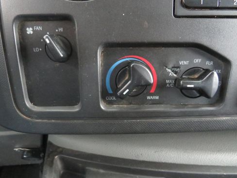 Used 2013 Ford E-150 and Econoline 150 w/ PWR Group image 22