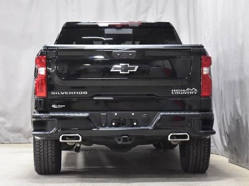 Used 2023 Chevrolet Silverado 1500 High Country w/ Technology Package image 8