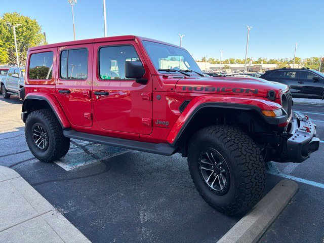Used 2025 Jeep Wrangler Unlimited Rubicon AWD/4WD image 3
