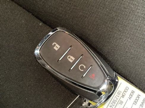 Used 2025 Chevrolet TrailBlazer LT w/ LT Cold Weather Package AWD/4WD image 25