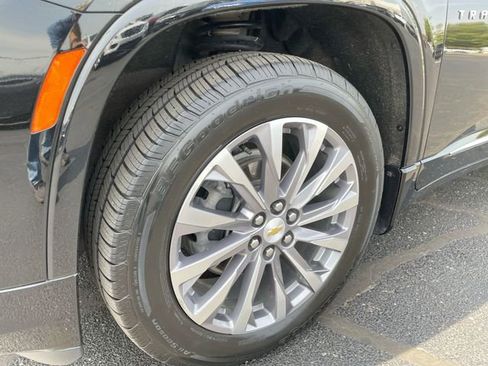 Used 2022 Chevrolet Traverse Premier image 8