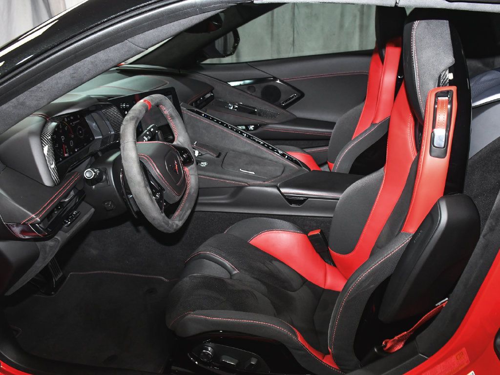 Used 2024 Chevrolet Corvette Stingray Premium Conv w/ Z51 Performance Package RWD image 50