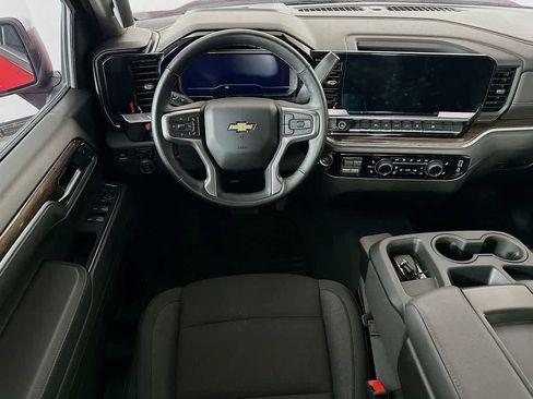 Used 2025 Chevrolet Silverado 1500 LT AWD/4WD image 10