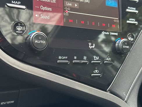 Used 2019 Toyota Camry XSE image 23