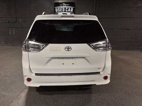 Used 2017 Toyota Sienna SE Premium FWD image 5