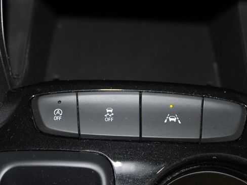 Used 2022 Chevrolet TrailBlazer LT FWD image 38