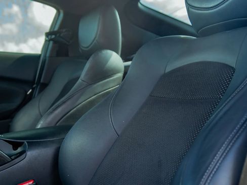 Used 2018 Nissan 370Z Touring RWD image 39