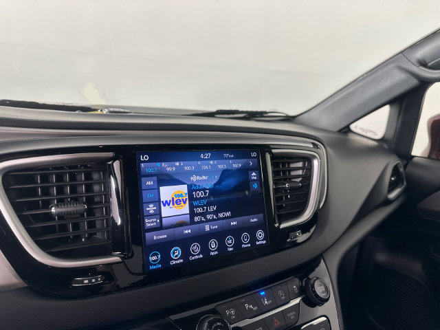 Used 2020 Chrysler Pacifica Touring-L w/ Advanced Safetytec Group AWD/4WD image 11