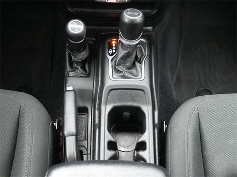 Used 2020 Jeep Wrangler Unlimited Sport S image 23