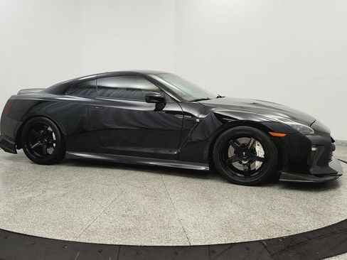 Used 2018 Nissan GT-R Premium AWD/4WD image 6