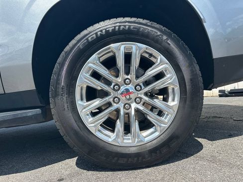 Used 2024 GMC Yukon XL SLT w/ SLT Luxury Package RWD image 20
