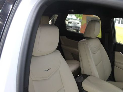 Used 2018 Cadillac XT5 AWD image 15