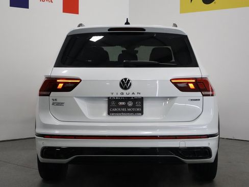 Used 2024 Volkswagen Tiguan SE R-Line image 11
