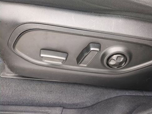 Certified 2023 Jeep Grand Cherokee Laredo w/ Luxury Tech Group I image 17