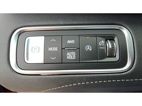 Certified 2025 Buick Enclave Avenir w/ Super Cruise Package AWD/4WD image 23