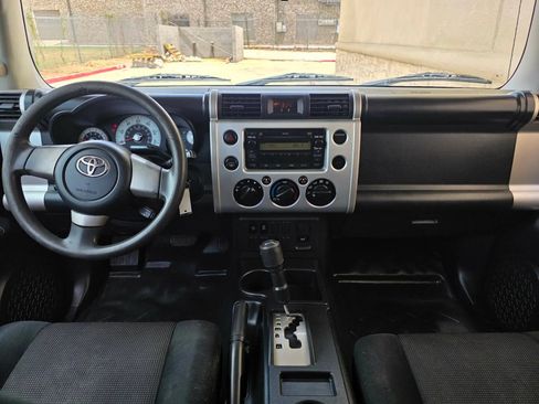 Used 2007 Toyota FJ Cruiser 2WD image 12
