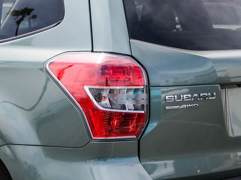 Used 2016 Subaru Forester 2.5i Premium AWD/4WD image 9
