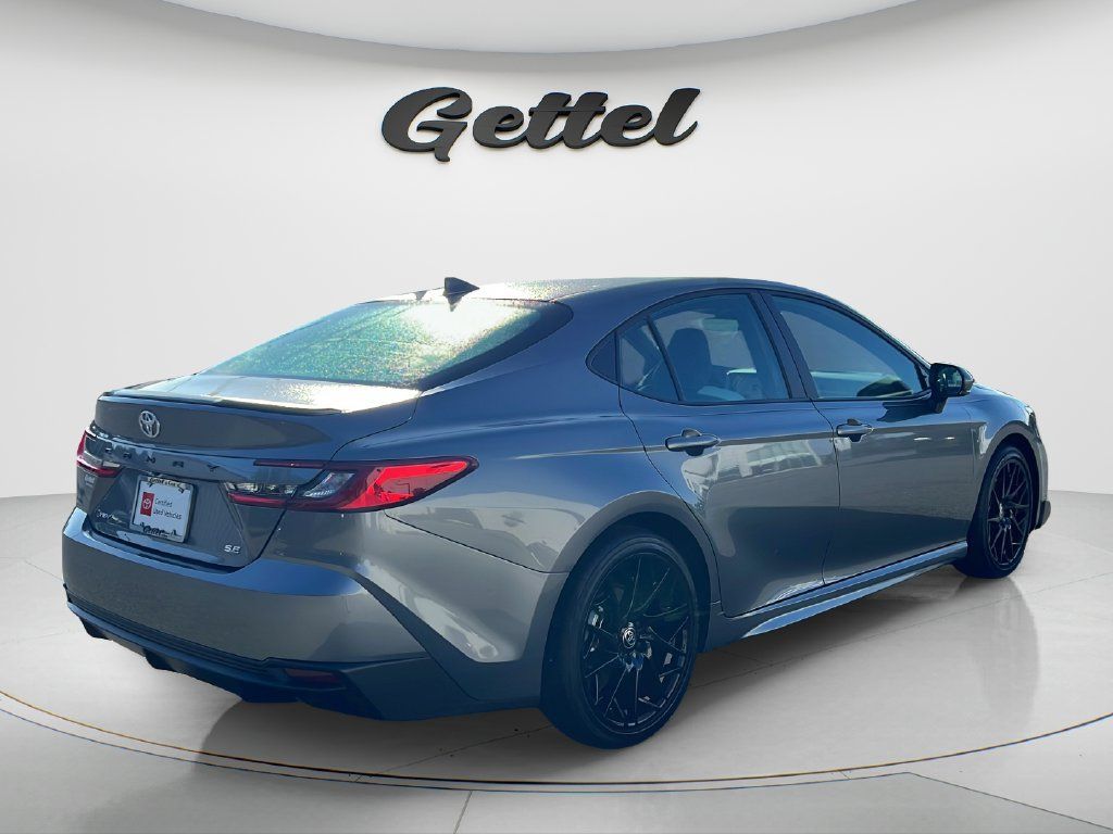Used 2026 Toyota Camry SE w/ Convenience Package FWD image 5