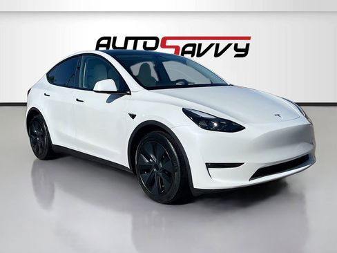 Used 2025 Tesla Model Y Long Range AWD/4WD image 1