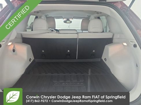 Certified 2020 Jeep Cherokee Latitude Plus w/ Cold Weather Group image 30