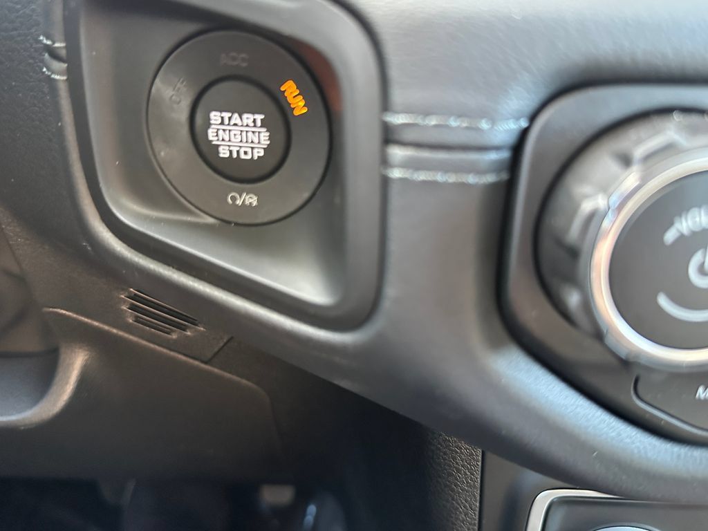New 2026 Jeep Gladiator Mojave w/ Technology Group AWD/4WD image 27