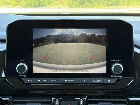 Certified 2025 Nissan Pathfinder SV FWD image 5