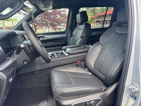 New 2026 Jeep Grand Wagoneer Limited AWD/4WD image 6