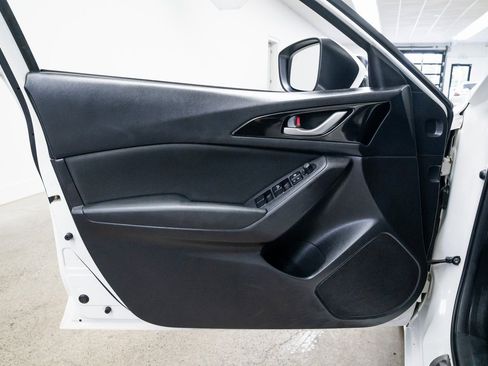 Used 2015 MAZDA MAZDA3 i Touring image 15