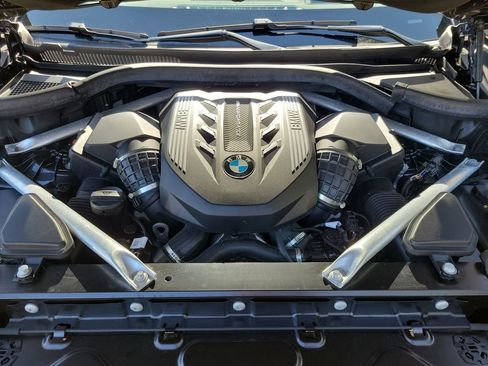 Used 2022 BMW X5 M50i w/ Executive Package image 34