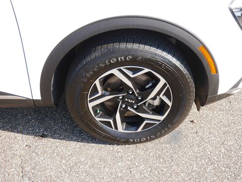 Used 2023 Kia Sportage LX image 15