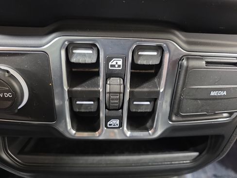 Used 2023 Jeep Wrangler Unlimited Sport AWD/4WD image 26