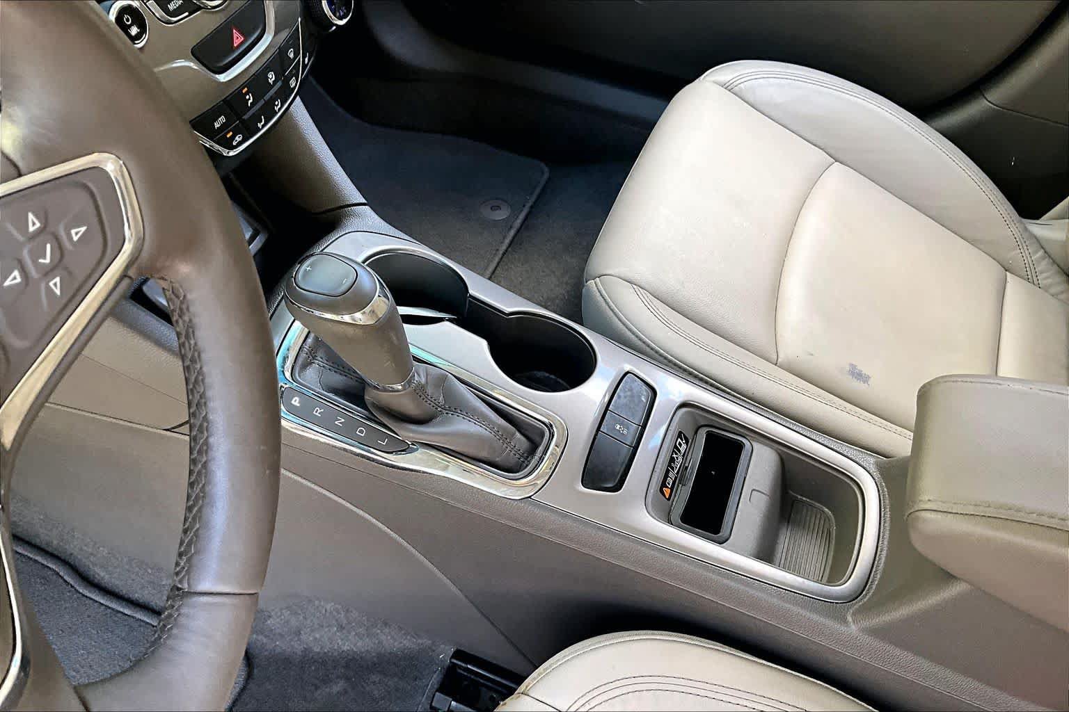 Used 2017 Chevrolet Cruze Premier FWD image 17