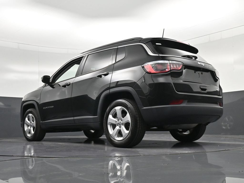Used 2019 Jeep Compass Latitude FWD image 27